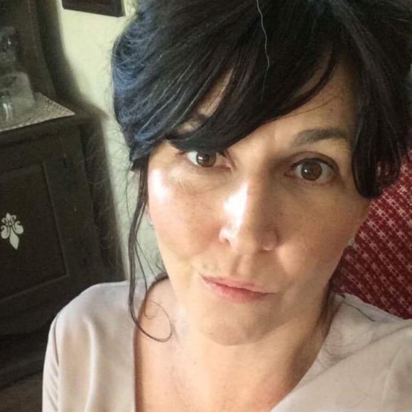 Meet your Posher, Jennifer - Picture 1 of 1